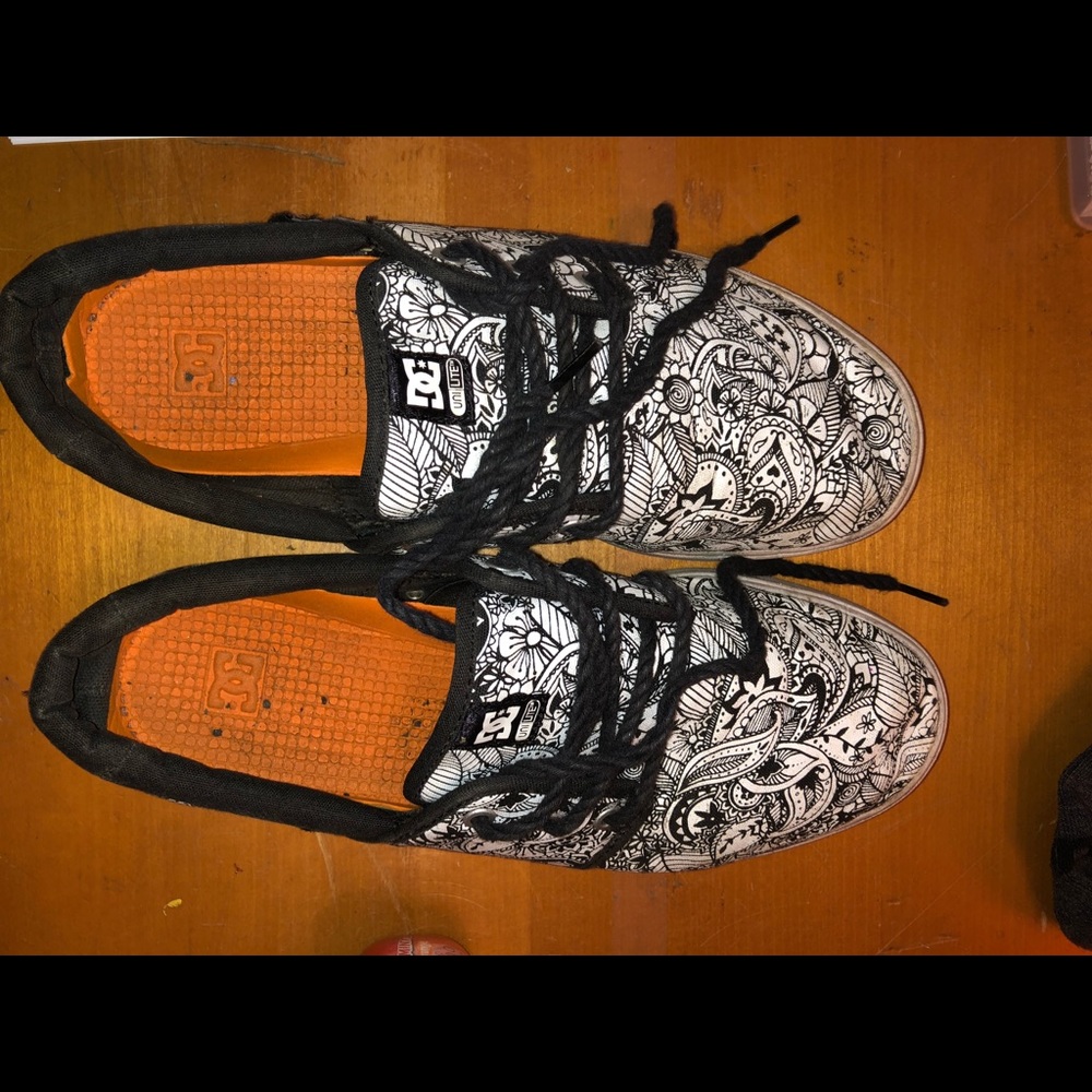 DC women’s skate shoes
